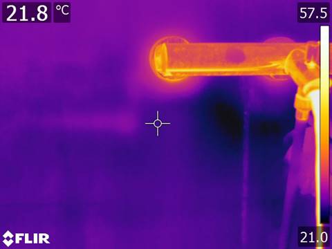 infrarode scanning voor lek op sanitaire drukleiding